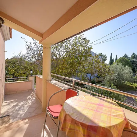 Ana - Peaceful Location Casa de Férias Marčana